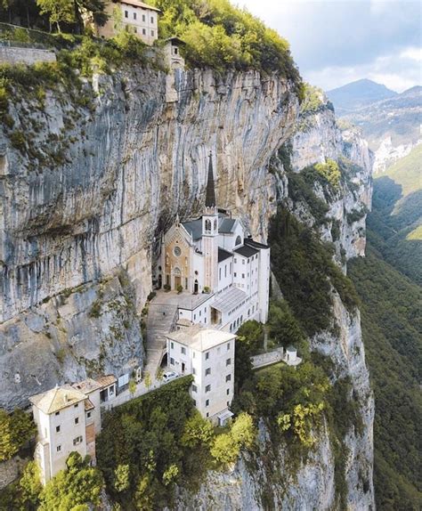 Best Restaurants Near Santuario Basilica Madonna Della Corona .